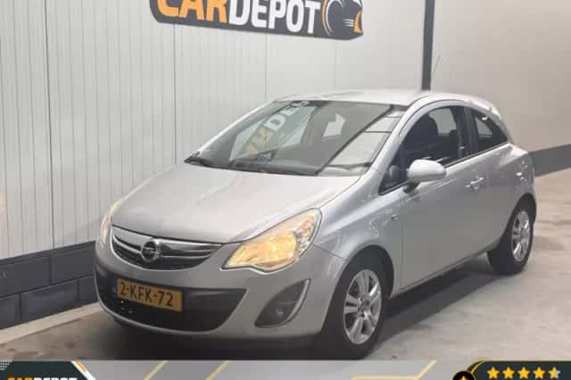 Opel Corsa (2013) thumbnail 1