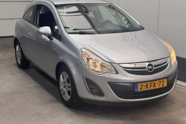 Opel Corsa (2013) thumbnail 3
