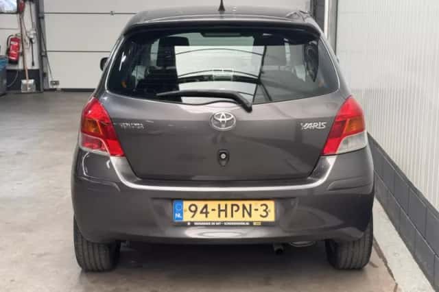 Toyota Yaris (2009) thumbnail 6
