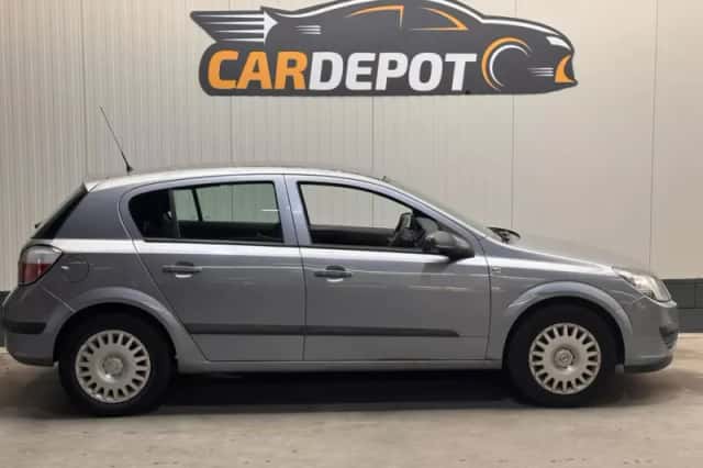 Opel Astra (2005) thumbnail 4