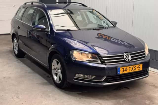 Volkswagen Passat (2012) thumbnail 3