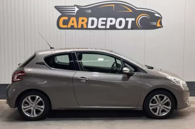 Peugeot 208 (2013) thumbnail 4