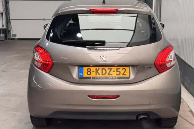 Peugeot 208 (2013) thumbnail 6