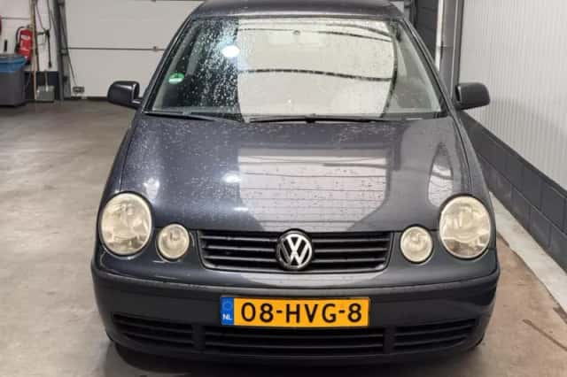Volkswagen Polo (2003) thumbnail 2