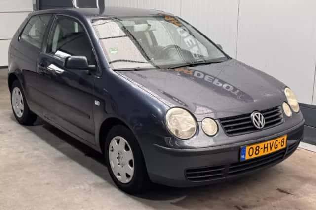 Volkswagen Polo (2003) thumbnail 3