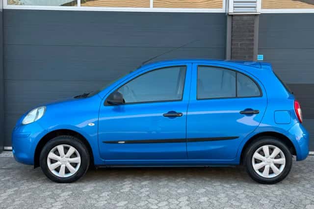 Nissan Micra (2012) thumbnail 5