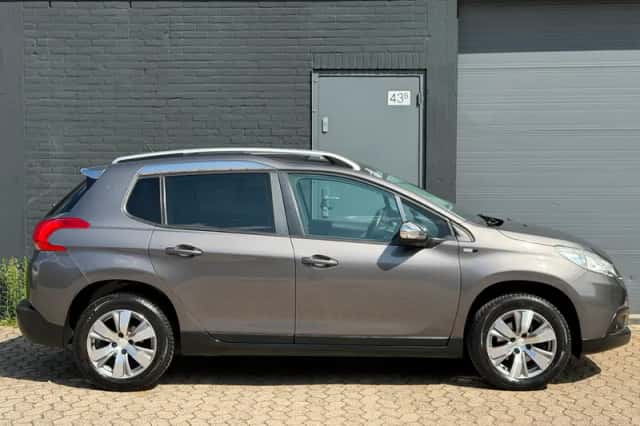 Peugeot 2008 (2015) thumbnail 2