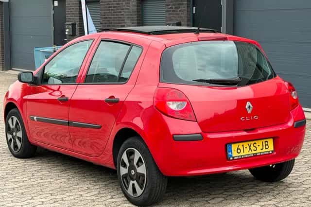 Renault Clio (2007) thumbnail 4