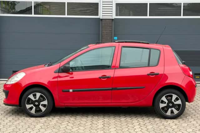 Renault Clio (2007) thumbnail 5