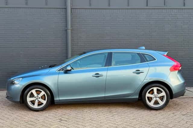 Volvo V40 (2012) thumbnail 4