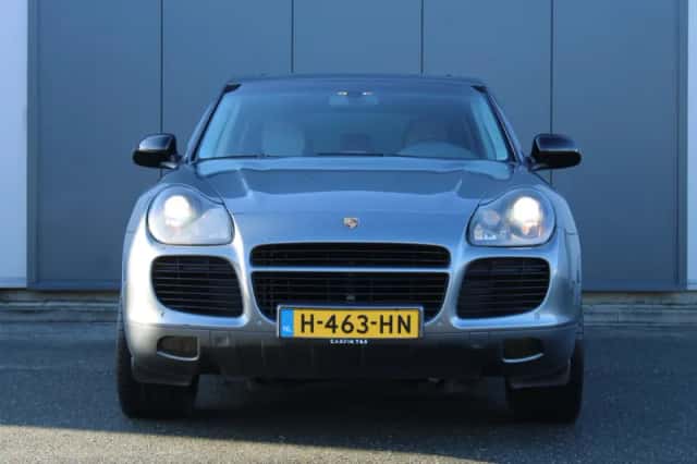 Porsche Cayenne (2003) thumbnail 3