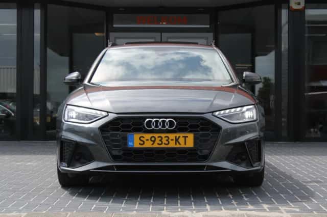 Audi A4 (2020) thumbnail 3