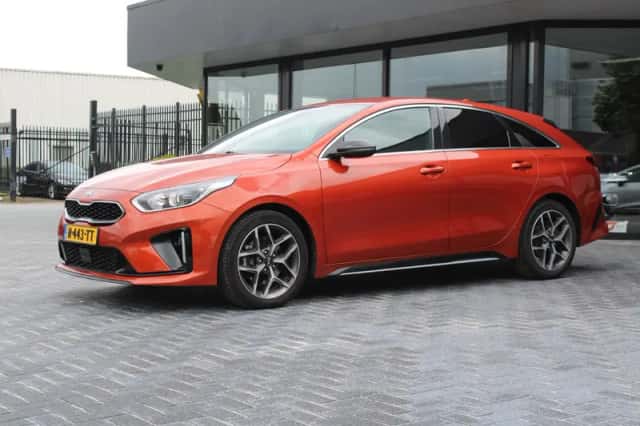 Kia Proceed (2021) thumbnail 2