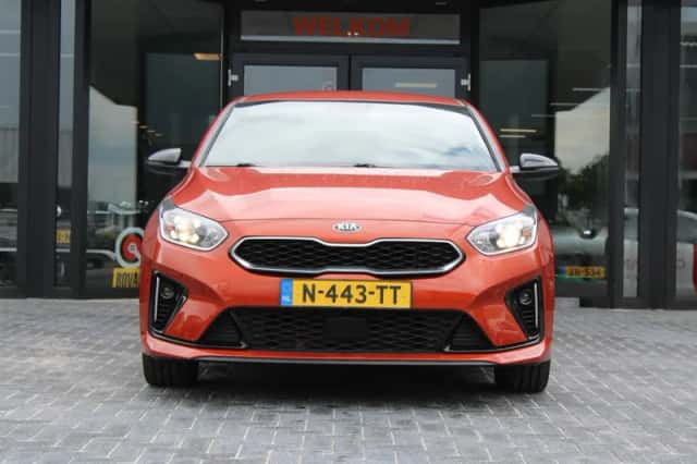 Kia Proceed (2021) thumbnail 3
