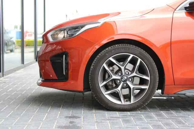 Kia Proceed (2021) thumbnail 5