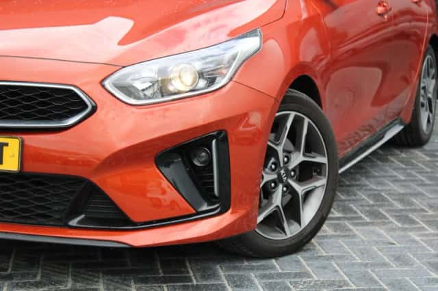 Kia Proceed (2021) thumbnail 6