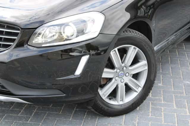 Volvo XC60 (2016) thumbnail 2
