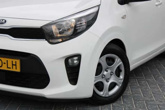 Kia Picanto (2021) thumbnail 2