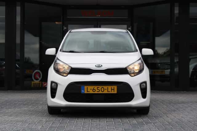 Kia Picanto (2021) thumbnail 4