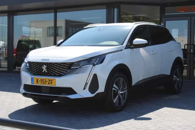Peugeot 3008 (2021) thumbnail 2