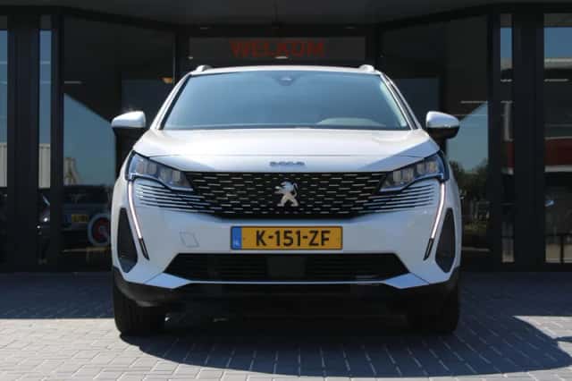 Peugeot 3008 (2021) thumbnail 3