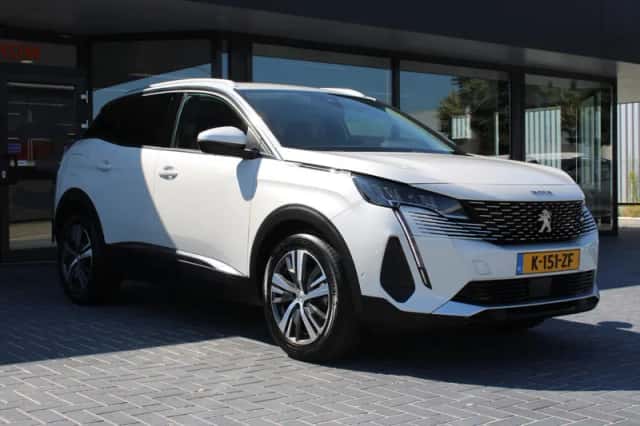 Peugeot 3008 (2021) thumbnail 4