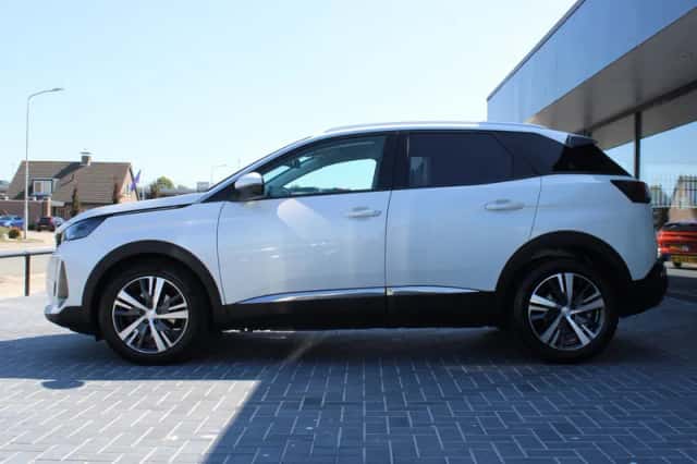 Peugeot 3008 (2021) thumbnail 6