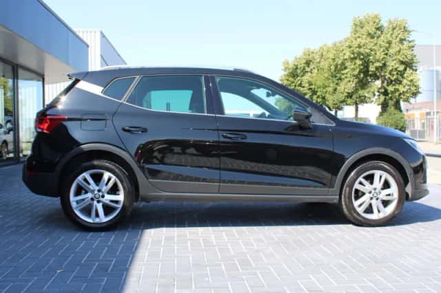 SEAT Arona (2018) thumbnail 4