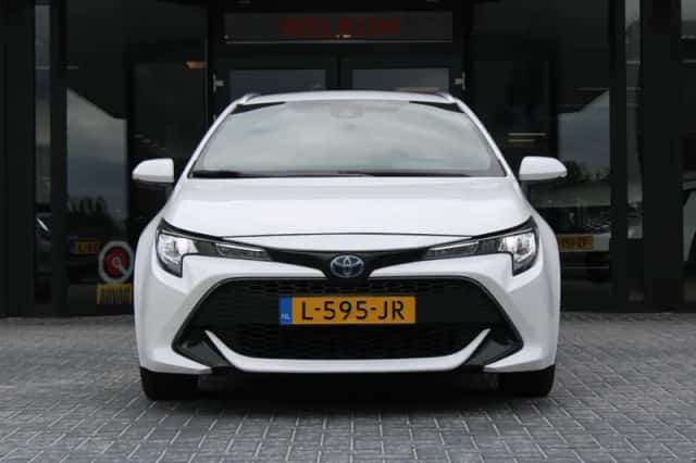 Toyota Corolla (2021) thumbnail 4