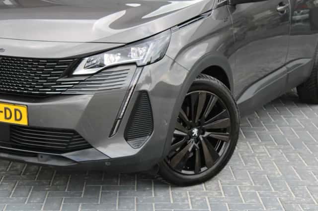 Peugeot 3008 (2022) thumbnail 2