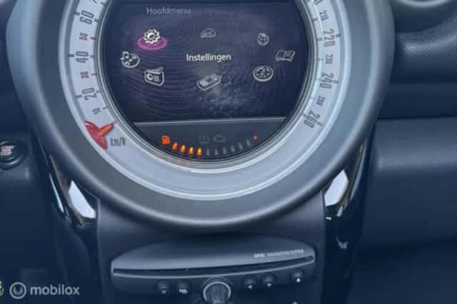 MINI Countryman (2012) thumbnail 6