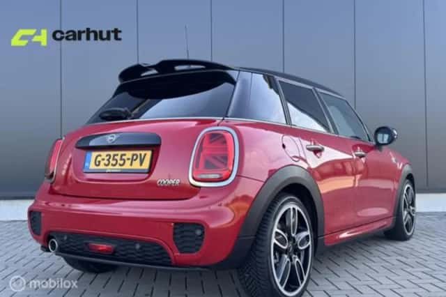 MINI Cooper (2019) thumbnail 3