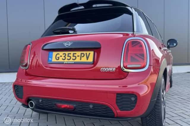 MINI Cooper (2019) thumbnail 5