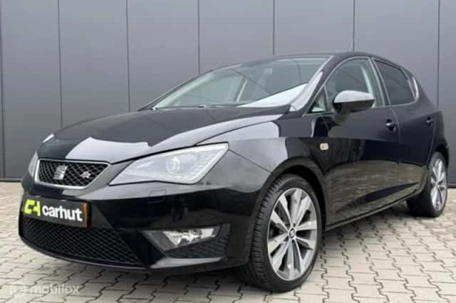 SEAT Ibiza (2015) thumbnail 4