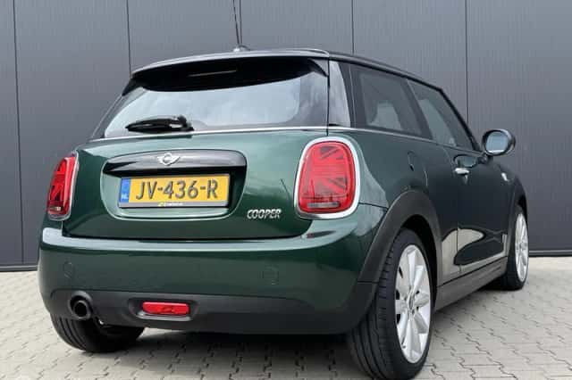 MINI Cooper (2016) thumbnail 6