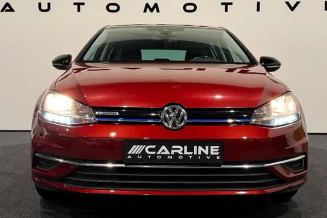 Volkswagen Golf (2019) thumbnail 2