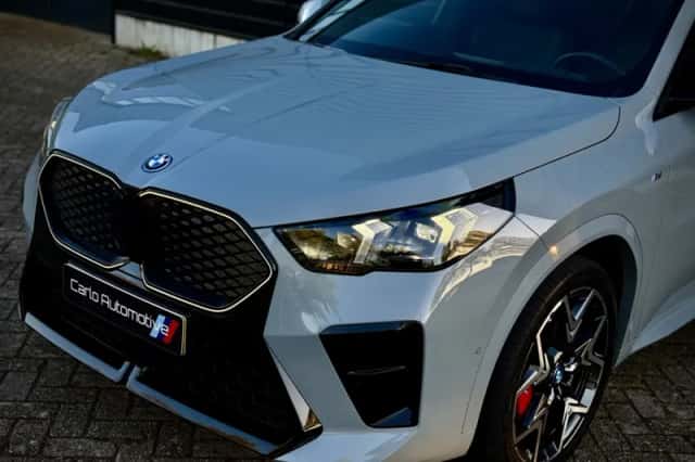 BMW iX2 (2024) thumbnail 4