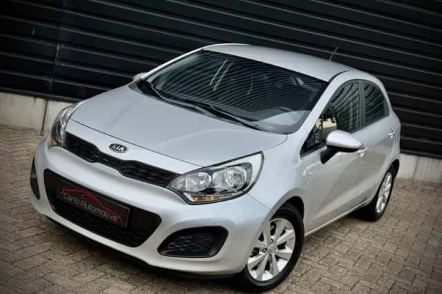 Kia Rio (2011) thumbnail 2