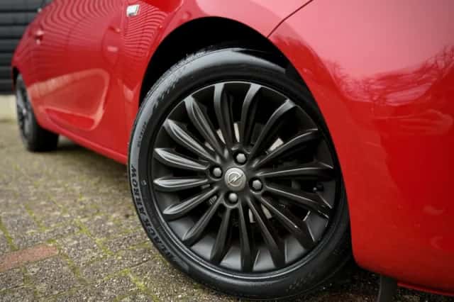 Opel Adam (2015) thumbnail 5