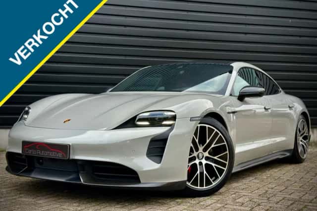 Porsche Taycan (2024) thumbnail 2