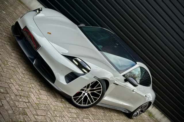 Porsche Taycan (2024) thumbnail 4