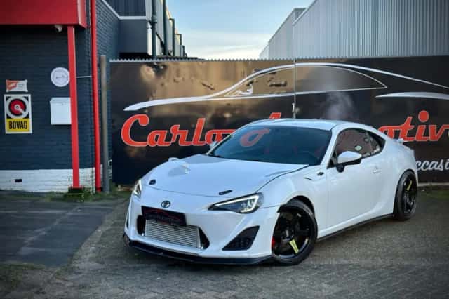 Toyota GT86 (2024) thumbnail 2