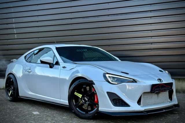Toyota GT86 (2024) thumbnail 3
