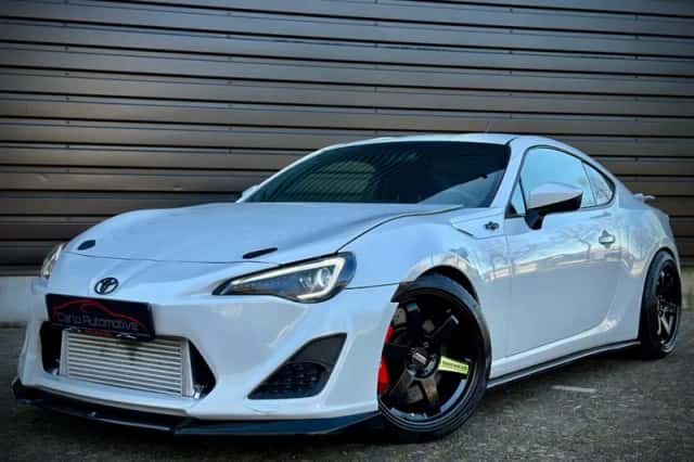 Toyota GT86 (2024) thumbnail 4