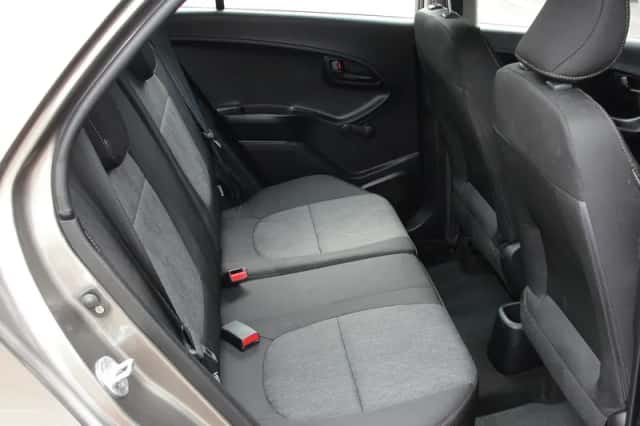 Kia Picanto (2016) thumbnail 5