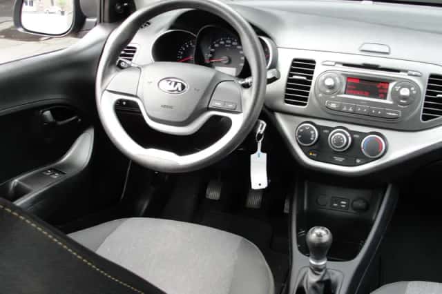 Kia Picanto (2016) thumbnail 6