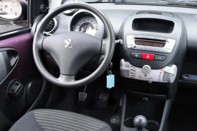 Peugeot 107 (2013) thumbnail 6