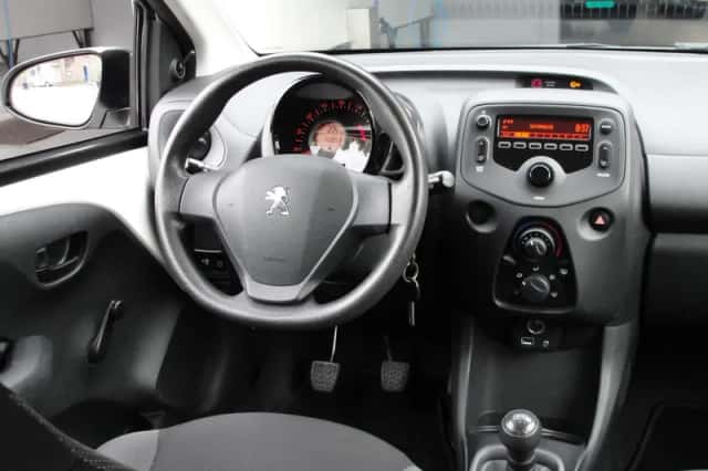 Peugeot 108 (2014) thumbnail 6