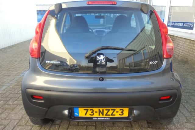 Peugeot 107 (2010) thumbnail 4