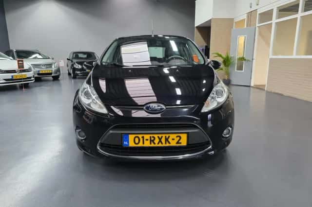 Ford Fiesta (2011) thumbnail 4